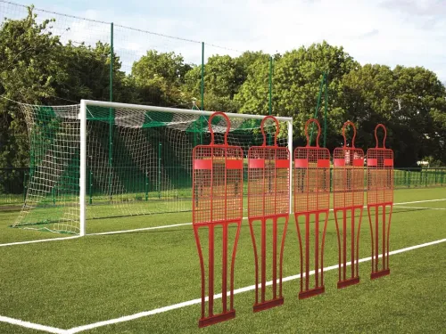 HÀNG RÀO TẬP ĐÁ PHẠT, NỘM NHỰA