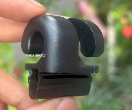 Móc nhựa treo lưới